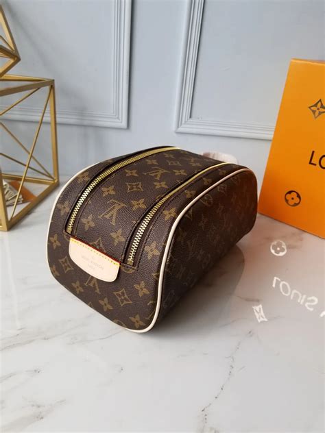 replica louis vuitton tolietry bag